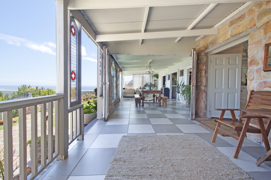 To Let 5 Bedroom Property for Rent in San Michel Western Cape